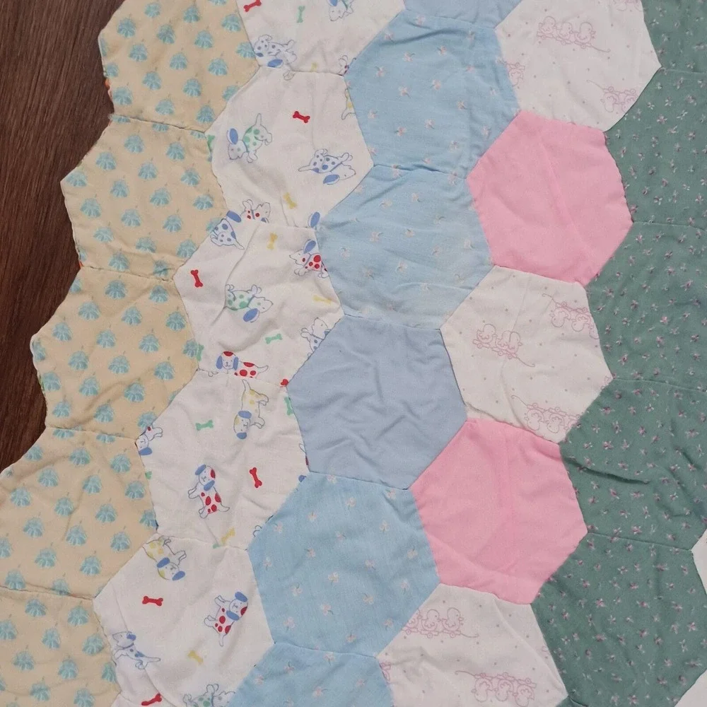 Vtg Handmade Hexagon Patchwork Quilt Top‎ Nursery Pastel Teddy Bear Bunny 30x52